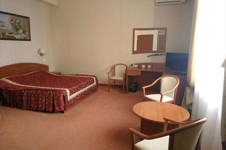 Room 9 of 43