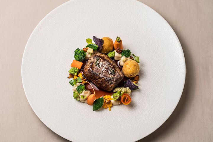Dining 76 of 91