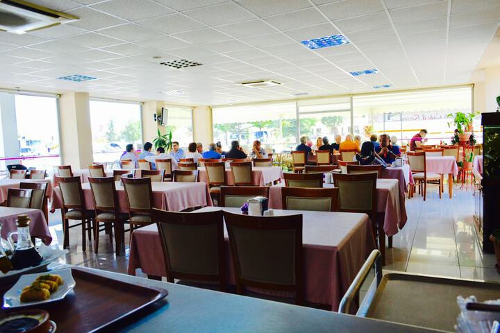 Dining 12 of 20