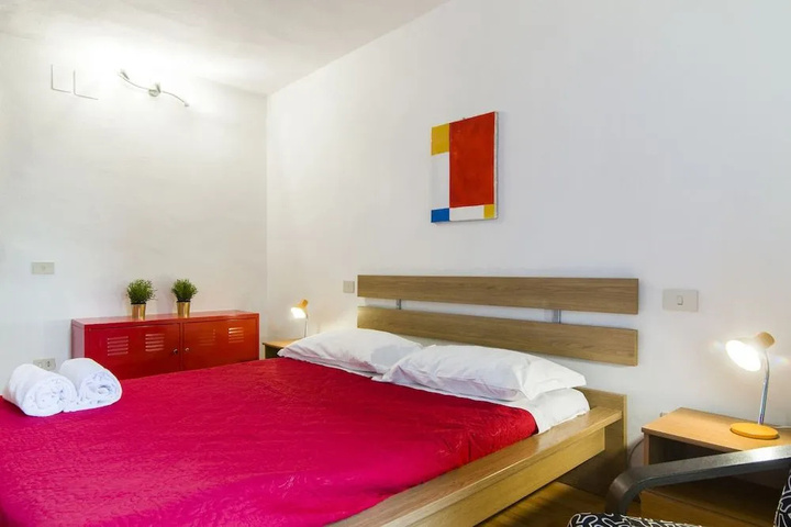 Room 4 of 13