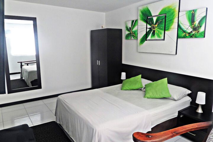 Room 2 of 70