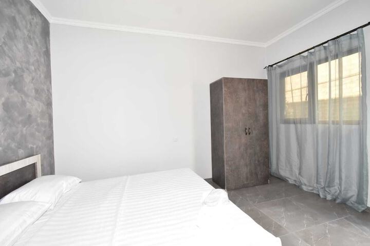 Room 8 of 24