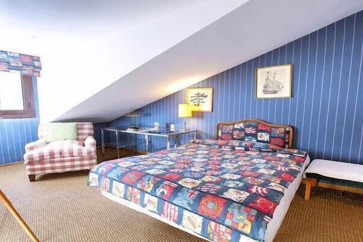 Room 41 of 90
