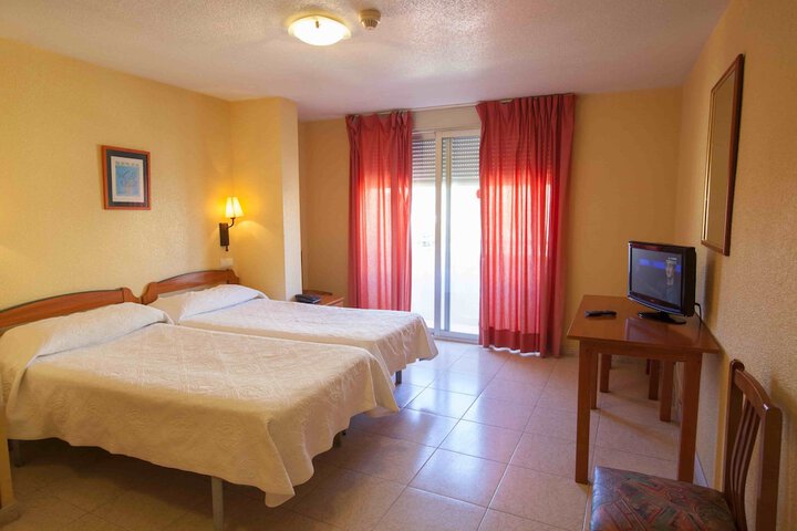 Room 4 of 7