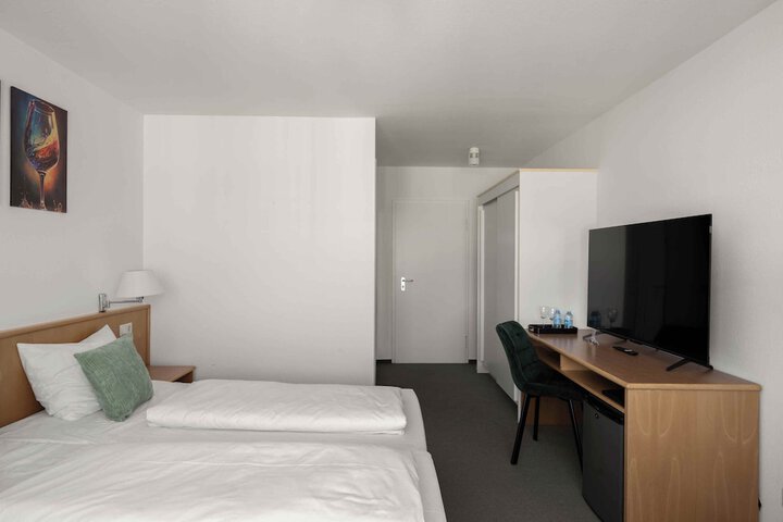 Room 4 of 23