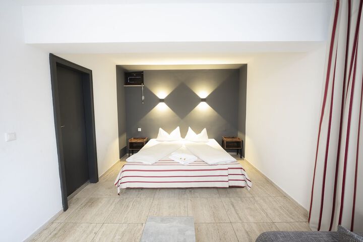 Room 26 of 63