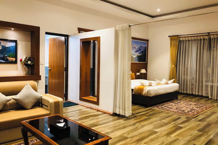 Room 33 of 96