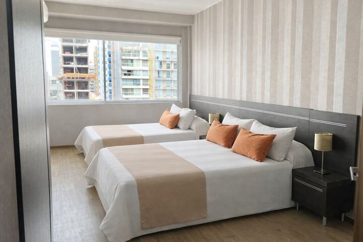 Room 16 of 38