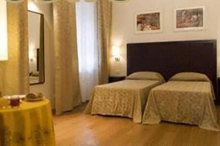 Room 6 of 37