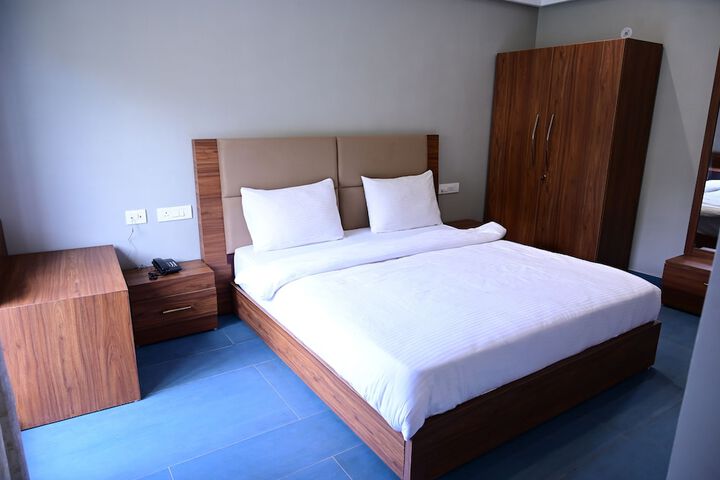 Room 5 of 26