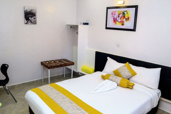 Room 8 of 21