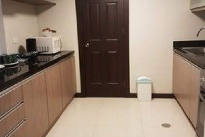 Room 102 of 127
