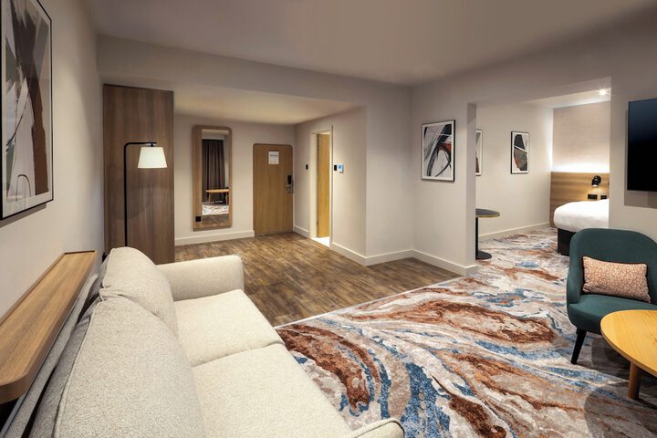 Room 45 of 178