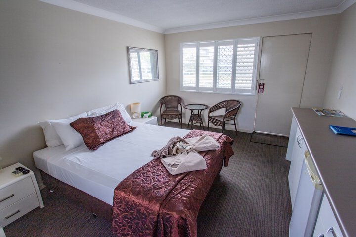 Room 4 of 83