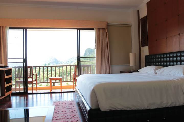 Room 5 of 34