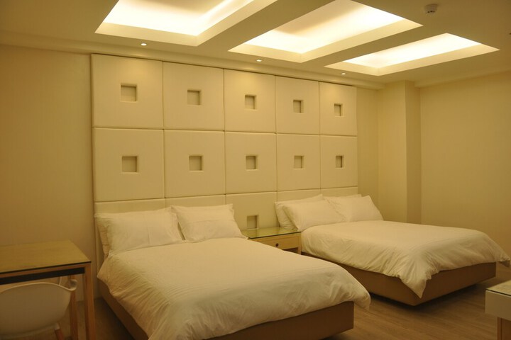Room 6 of 71