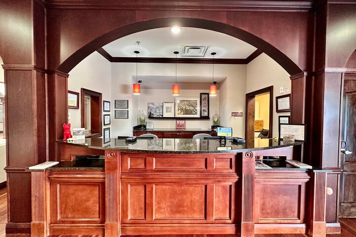 Entrance & Lobby