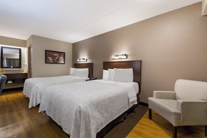 Standard Room, King or Two Doubles (6 of 7)