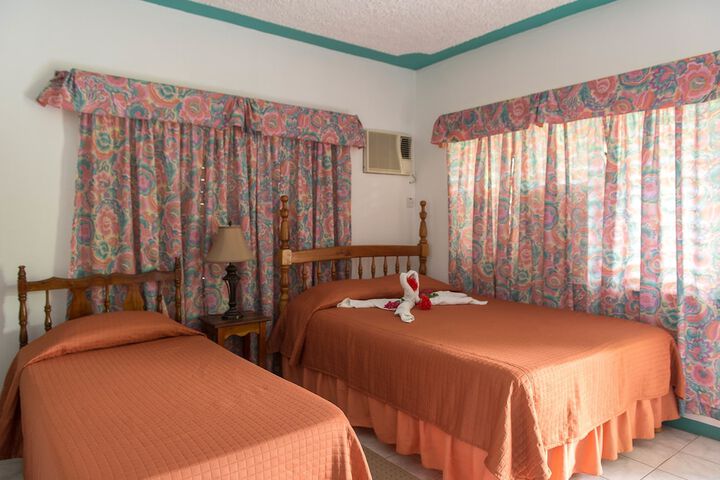 Room 21 of 32