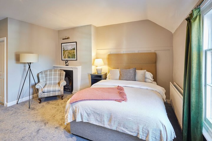 Room 2 of 23