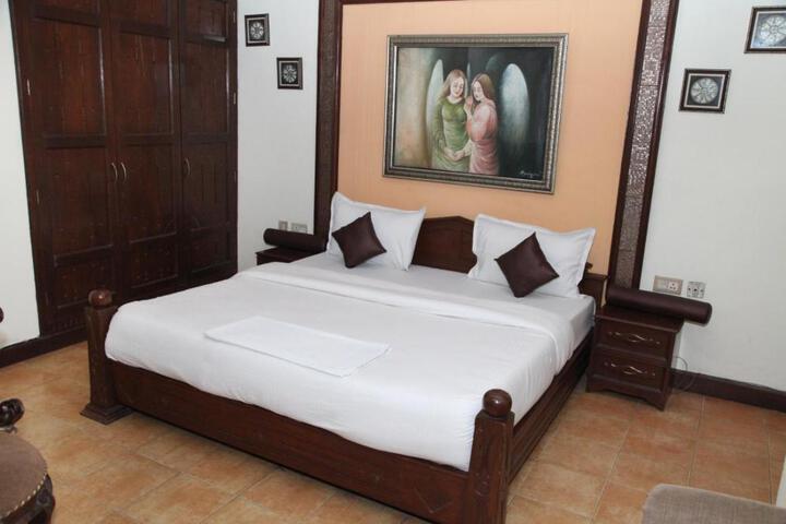 Hotel Metro Regency Meerut