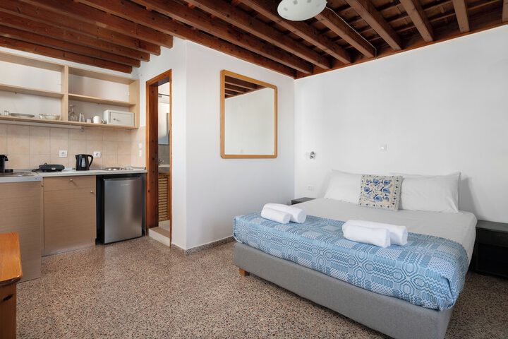 Room 3 of 83