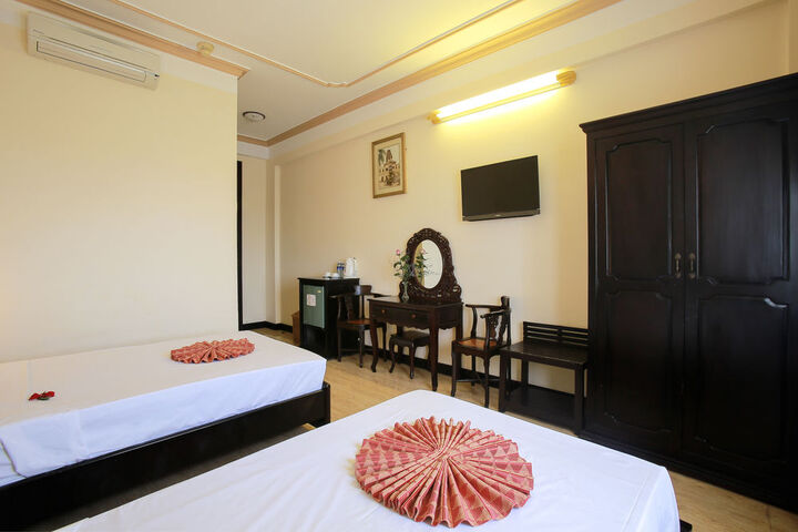 Room 2 of 56