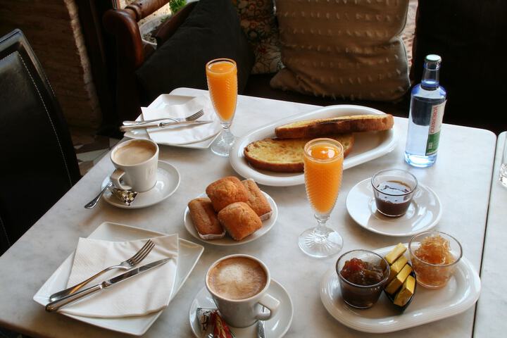 Breakfast/Coffee Service 11 of 26