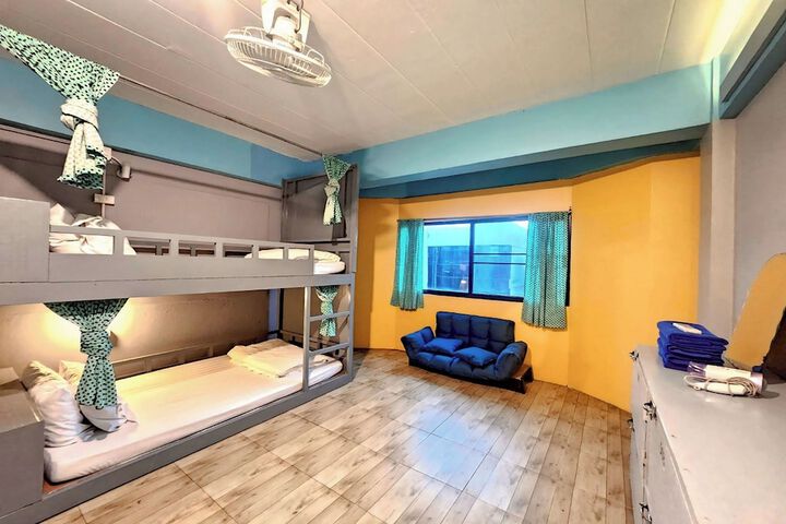 Room 27 of 94