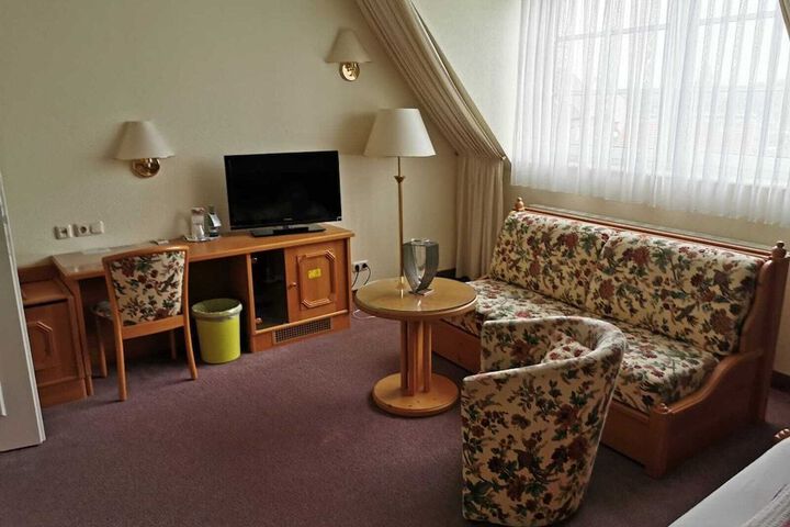 Photo 3
