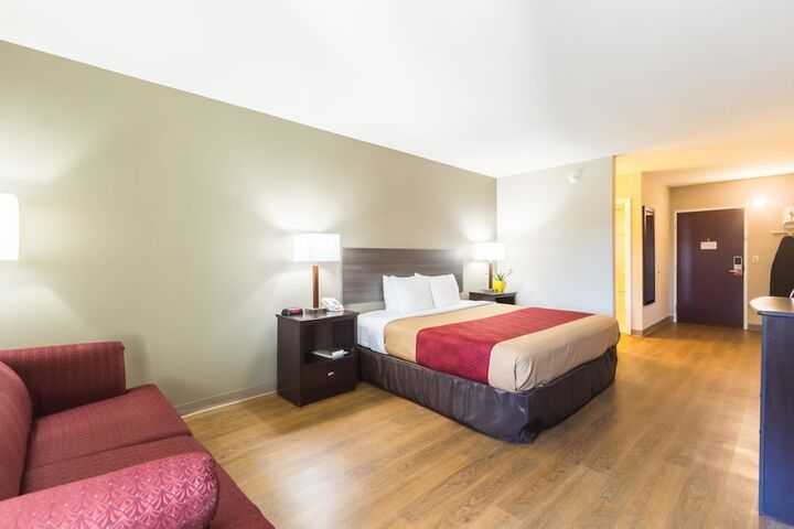 1 King Bed (4 of 11)