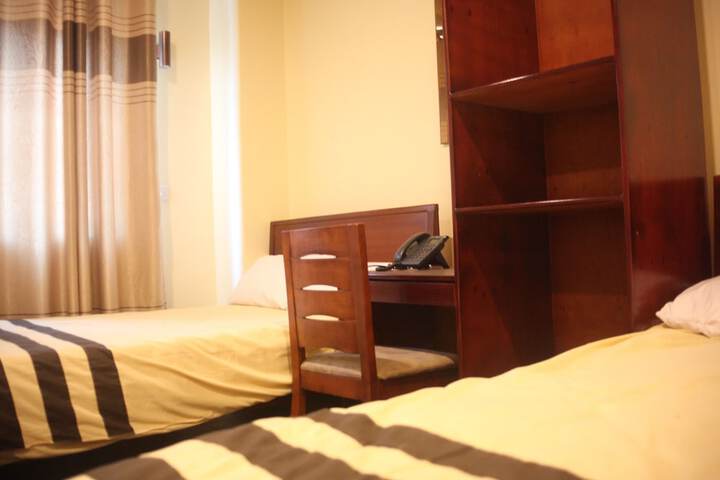 Room 4 of 32