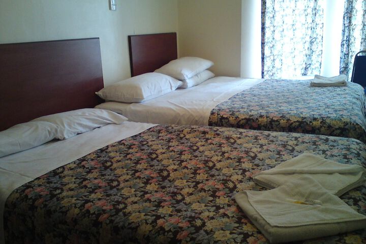 Room 4 of 20