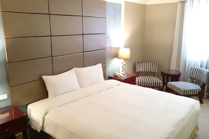 Room 7 of 56