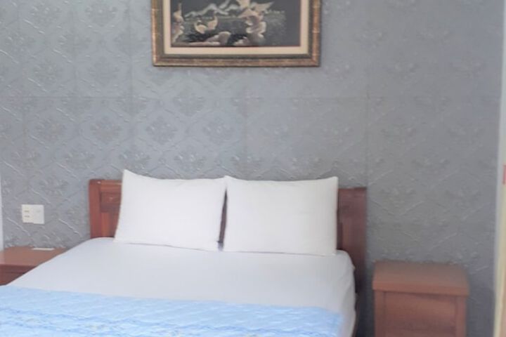 Room 16 of 37