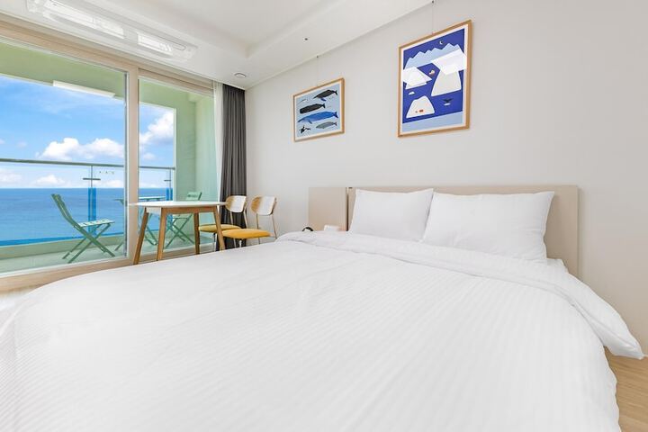 Room 449 of 640
