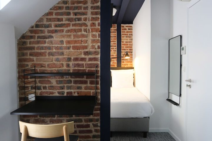 Room 11 of 51