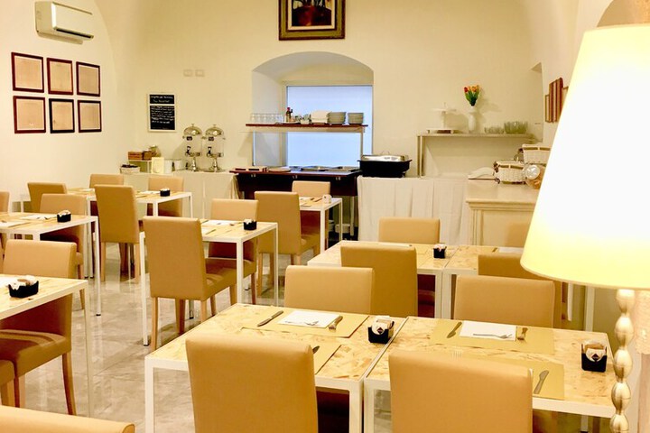 Dining 47 of 65