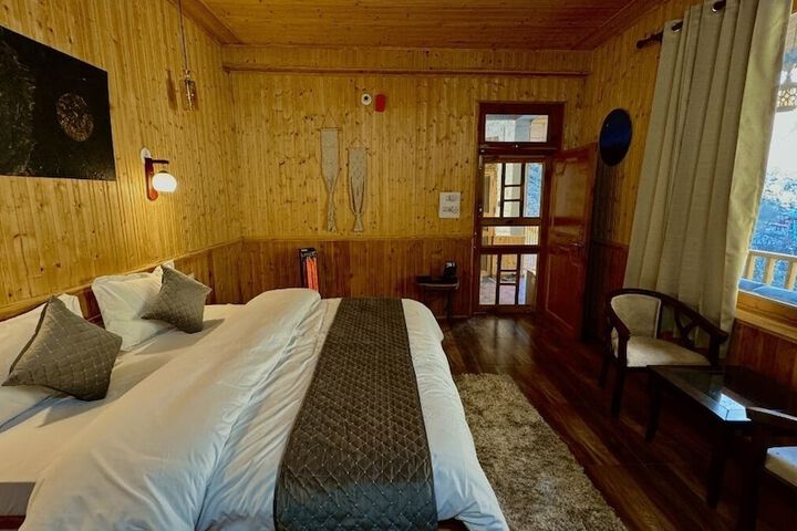Room 4 of 19