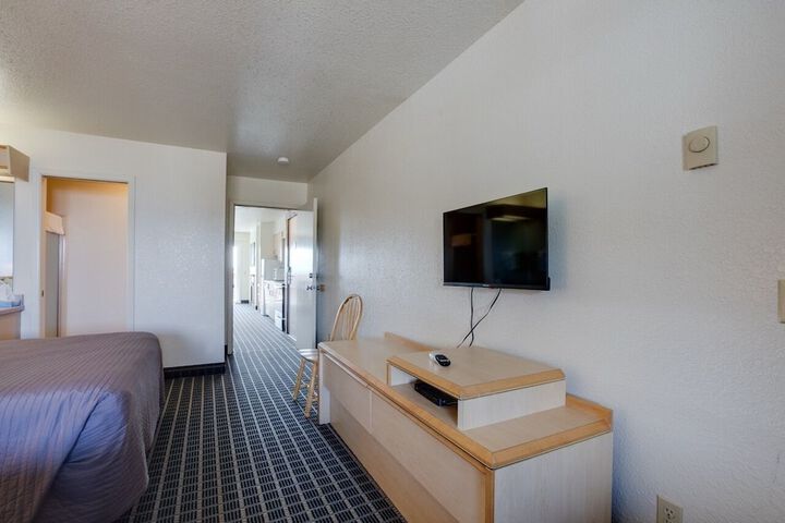 Room 10 of 76