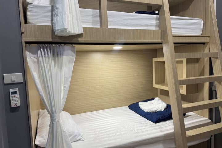 Room 45 of 128