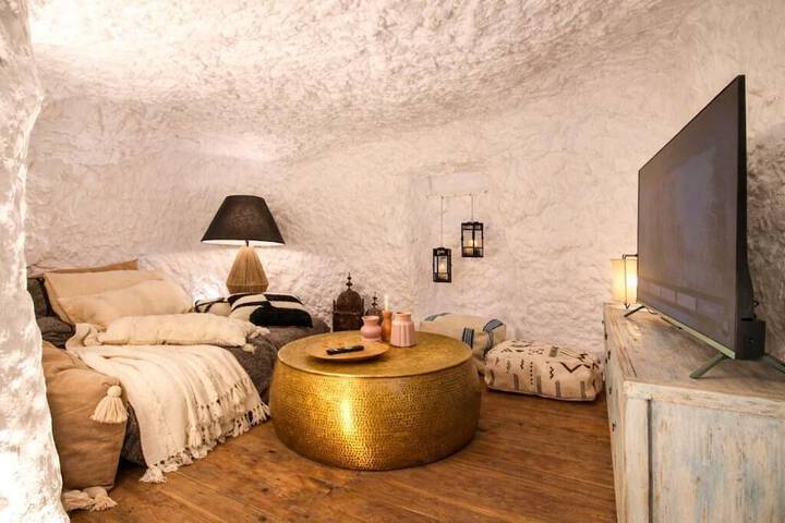 Room 3 of 47
