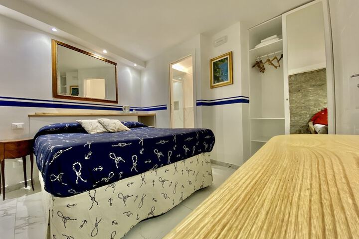 Room 10 of 190
