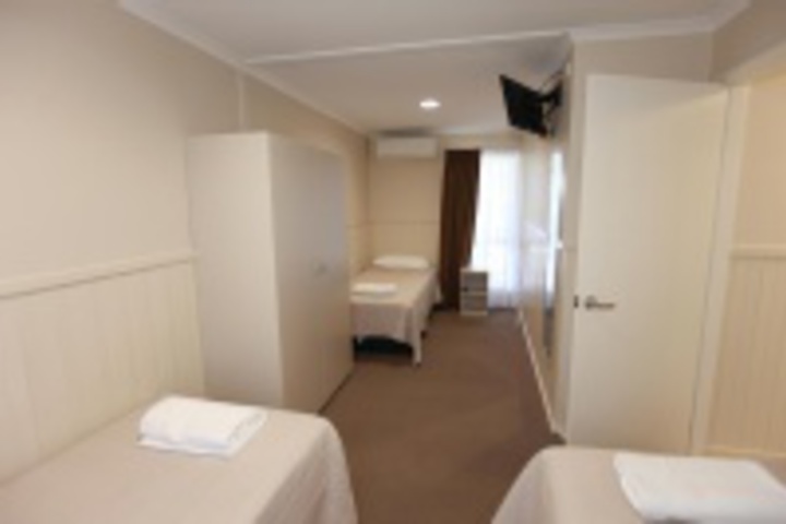 Room 270 of 324