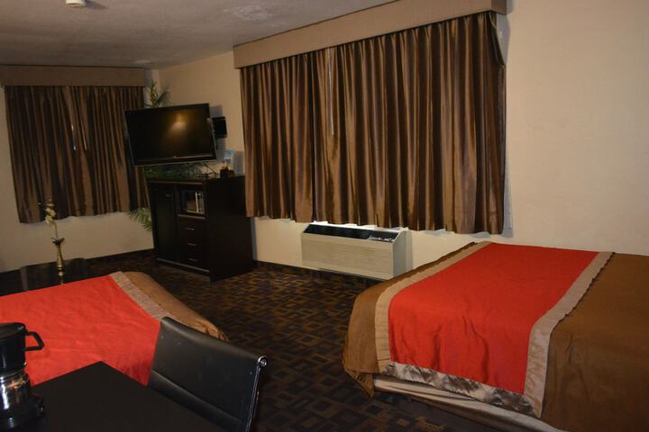 1 Queen Bed (19 of 23)