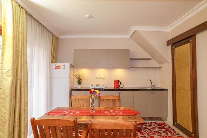 Room 4 of 12