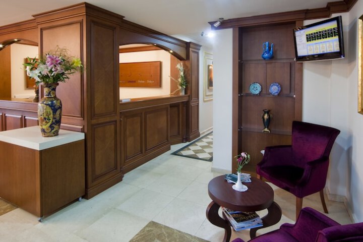 Entrance & Lobby