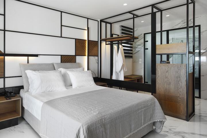 Room 6 of 71