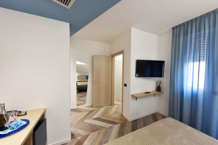 Room 13 of 70