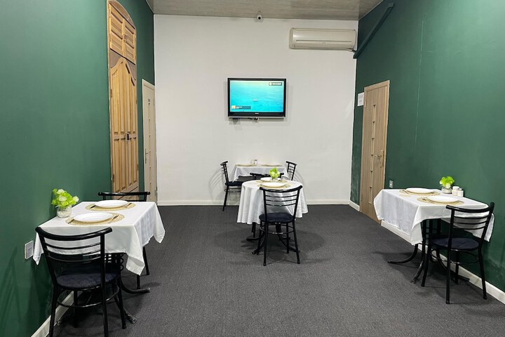 Dining 33 of 35